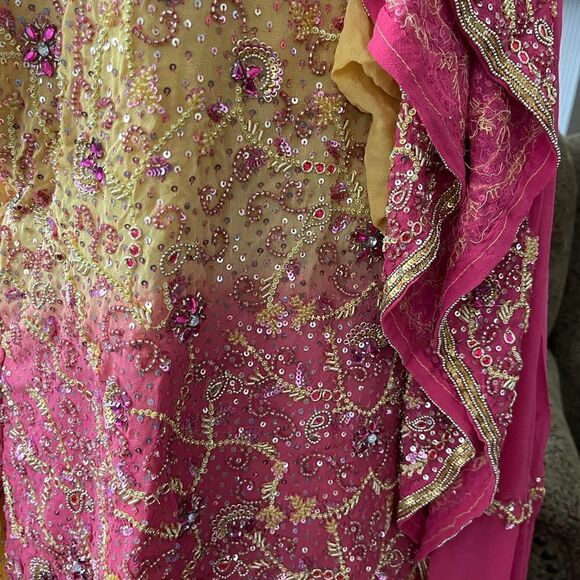 New 3 pc Lehenga, with blouse and Saree. 001 - Picture 3 of 10